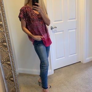 -⭐️DKNY⭐️purple Printed  blouse sizes M
